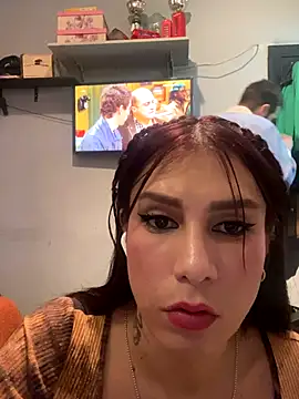 roussfantastic online show from December 14, 2025, 7:03 am