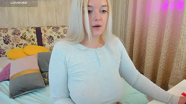 Snapshot of Misty__Fox chatting on January 21, 2025, 3:26 am Misty  Fox online show from January 21, 2025, 3:26 am