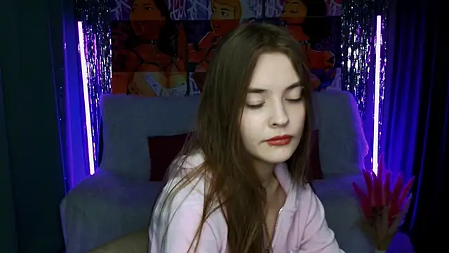 Snapshot of RayWillliams chatting on February 5, 2025, 8:35 pm RayWillliams online show from February 5, 2025, 8:35 pm