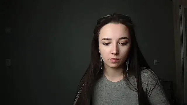 Eva Gloryy online show from March 8, 2025, 4:17 pm