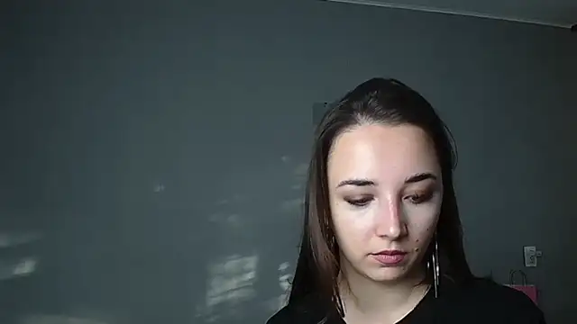 Eva Gloryy online show from June 8, 2026, 4:40 pm