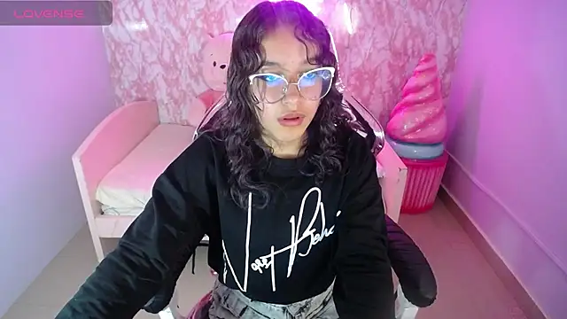 Snapshot of kassandra_ch_ chatting on February 15, 2025, 4:45 pm kassandra ch online show from February 15, 2025, 4:45 pm