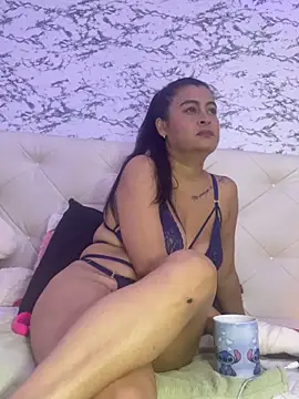 Lili  taylor online show from September 22, 2025, 1:13 pm