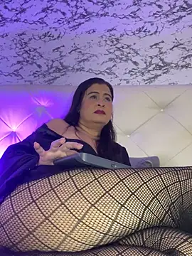 Lili  taylor online show from November 6, 2025, 5:52 am