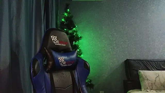 Snapshot of HotBrandyX chatting on December 5, 2025, 2:25 pm HotBrandyX online show from December 5, 2025, 2:25 pm