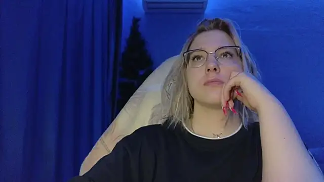 Snapshot of HotBrandyX chatting on December 14, 2025, 12:32 pm HotBrandyX online show from December 14, 2025, 12:32 pm