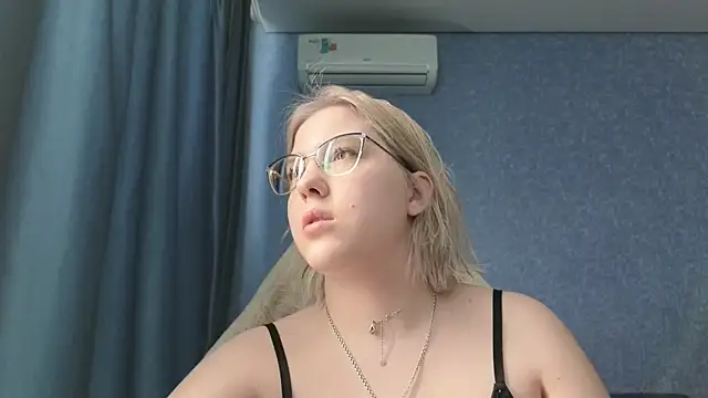 Snapshot of HotBrandyX chatting on March 16, 2026, 5:55 am HotBrandyX online show from March 16, 2026, 5:55 am