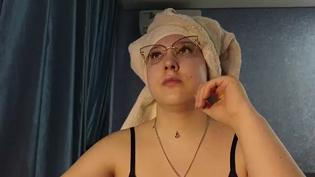 Snapshot of HotBrandyX chatting on April 5, 2026, 12:24 pm HotBrandyX online show from April 5, 2026, 12:24 pm