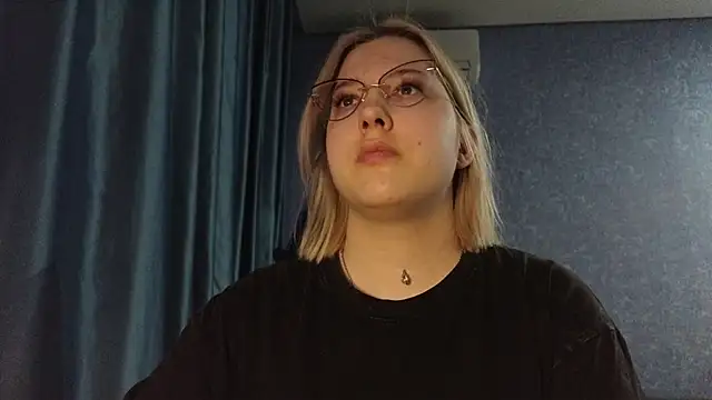 Snapshot of HotBrandyX chatting on April 6, 2026, 1:01 pm HotBrandyX online show from April 6, 2026, 1:01 pm