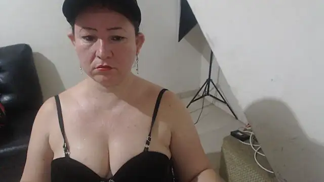 Snapshot of Yohis_Kiut25 chatting on November 1, 2025, 2:57 am Yohis Kiut25 online show from November 1, 2025, 2:57 am