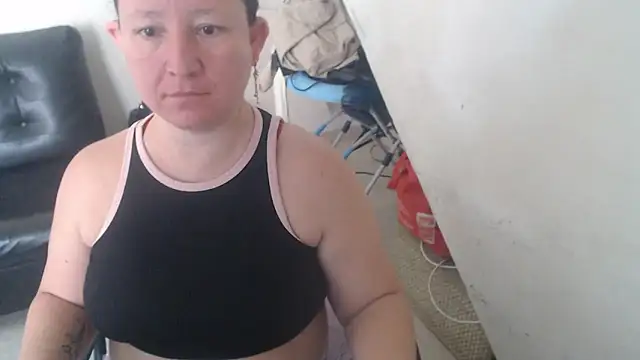 Snapshot of Yohis_Kiut25 chatting on November 14, 2025, 6:50 pm Yohis Kiut25 online show from November 14, 2025, 6:50 pm