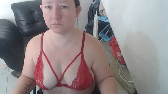 Snapshot of Yohis_Kiut25 chatting on November 15, 2025, 5:42 pm Yohis Kiut25 online show from November 15, 2025, 5:42 pm