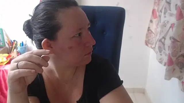 Yohis Kiut25 online show from March 18, 2026, 8:01 pm