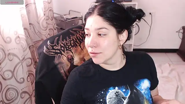 sharonnleon online show from May 27, 2026, 1:41 pm