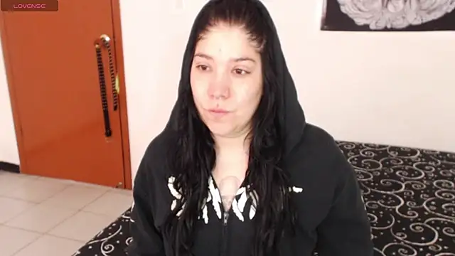 sharonnleon online show from June 9, 2026, 1:23 pm