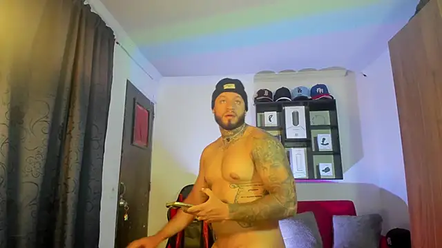 Snapshot of dereckgreen chatting on September 20, 2025, 2:12 am dereckgreen online show from September 20, 2025, 2:12 am