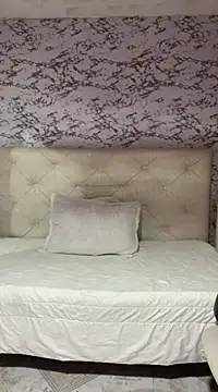 viktoria davis  online show from February 1, 2025, 4:14 am