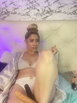 viktoria davis  online show from February 19, 2025, 12:46 am