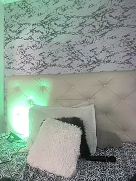 viktoria davis  online show from February 23, 2025, 9:59 pm