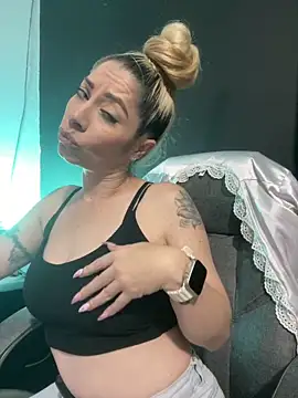 viktoria davis  online show from March 20, 2025, 1:13 am