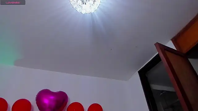 Snapshot of Dayana__Ospina chatting on February 13, 2025, 7:31 pm Dayana Ospina online show from February 13, 2025, 7:31 pm