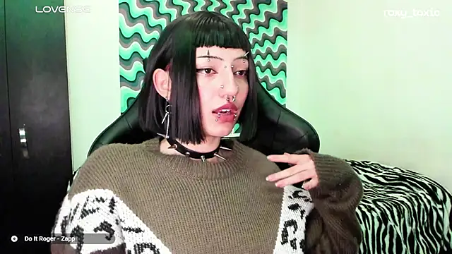 roxy toxic online show from March 18, 2025, 3:20 am