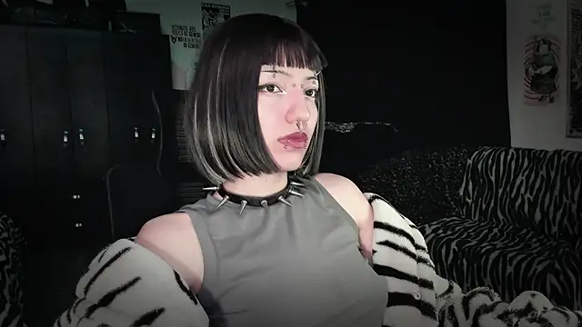 roxy toxic online show from May 28, 2026, 1:36 am