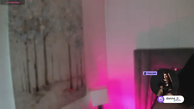 DannaJhonson1 online show from April 15, 2026, 7:32 pm