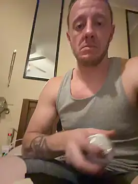 biggzee6 online show from February 13, 2026, 1:01 am