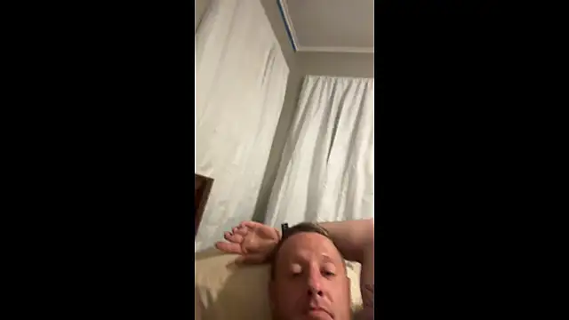 biggzee6 online show from April 4, 2026, 1:37 am