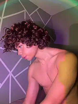 Snapshot of DanteAndKyle chatting on February 4, 2026, 12:16 am DanteAndKyle online show from February 4, 2026, 12:16 am