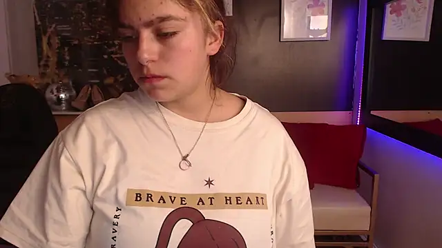 Kitten Cam online show from September 21, 2025, 3:41 am