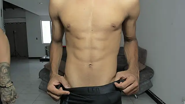 hotlittleones18 online show from October 31, 2025, 8:54 pm