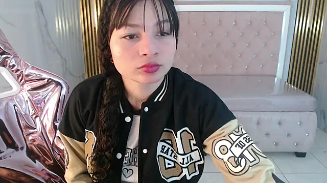 shalon diaz s online show from March 1, 2025, 1:07 pm