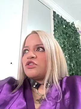 victoria  floyd online show from November 20, 2025, 9:47 pm