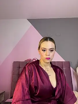 RayaCarr  online show from December 18, 2025, 12:33 pm