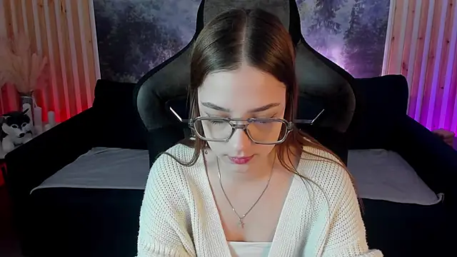 PamBeesly online show from January 29, 2025, 8:08 am