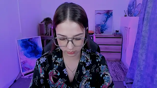 PamBeesly online show from February 9, 2025, 11:14 am