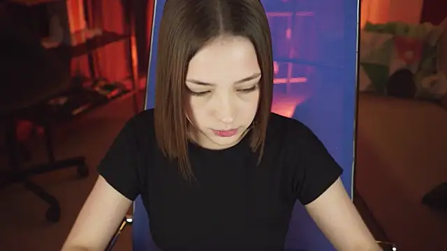 PamBeesly online show from November 10, 2025, 10:47 am