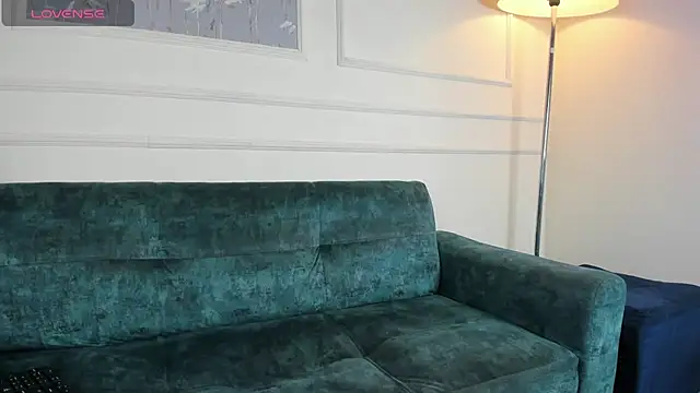 Zoe Cheshire online show from March 4, 2025, 8:38 pm