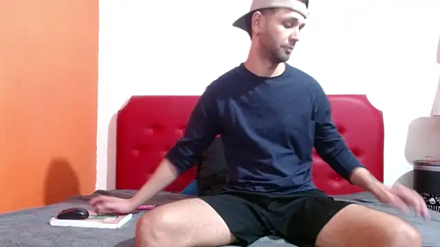 Cristian white online show from October 25, 2025, 1:13 am