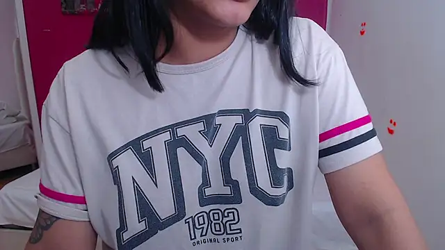 tinyy whore18 online show from March 5, 2025, 3:07 pm