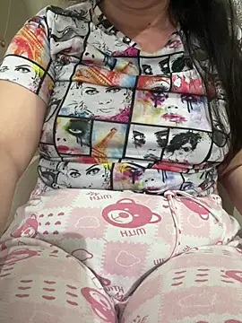 Snapshot of haskadin chatting on February 10, 2026, 7:45 am haskadin online show from February 10, 2026, 7:45 am