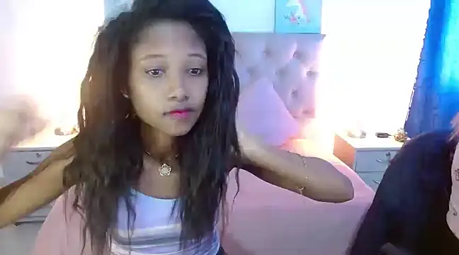 Snapshot of LITTLEDOLLHOT chatting on February 11, 2025, 2:24 pm LITTLEDOLLHOT online show from February 11, 2025, 2:24 pm