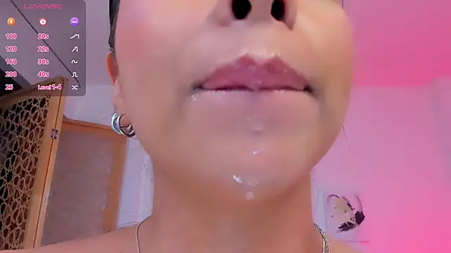 sophierooy22 online show from October 16, 2025, 1:17 am