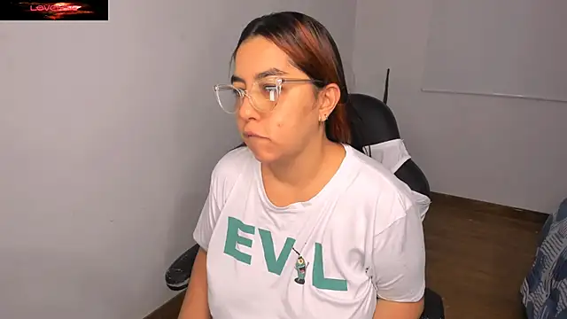 brithany olson25 online show from February 23, 2025, 11:11 am