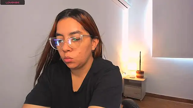 brithany olson25 online show from February 27, 2025, 2:00 pm