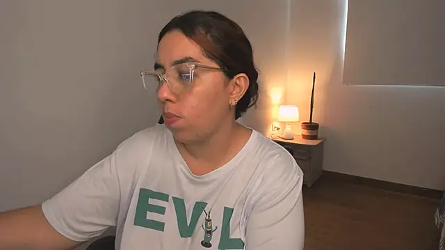 brithany olson25 online show from March 21, 2025, 2:51 pm