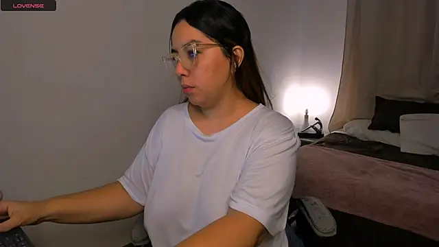 brithany olson25 online show from October 14, 2025, 12:50 pm