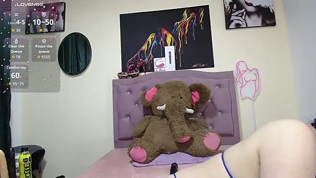 Emmie Hot online show from October 4, 2025, 12:25 pm